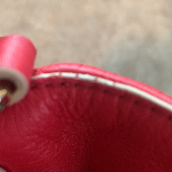 TORY BURCH Fold-Over Crossbody Bag in Vibrant Red. - Picture 6 of 7